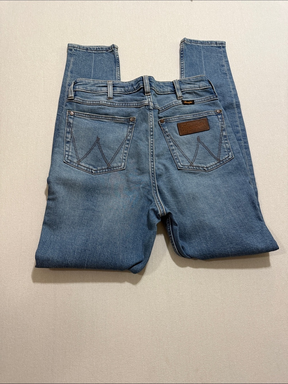 Wrangler Women's Medium Blue Skinny Jeans with Back-Pocket Stitch